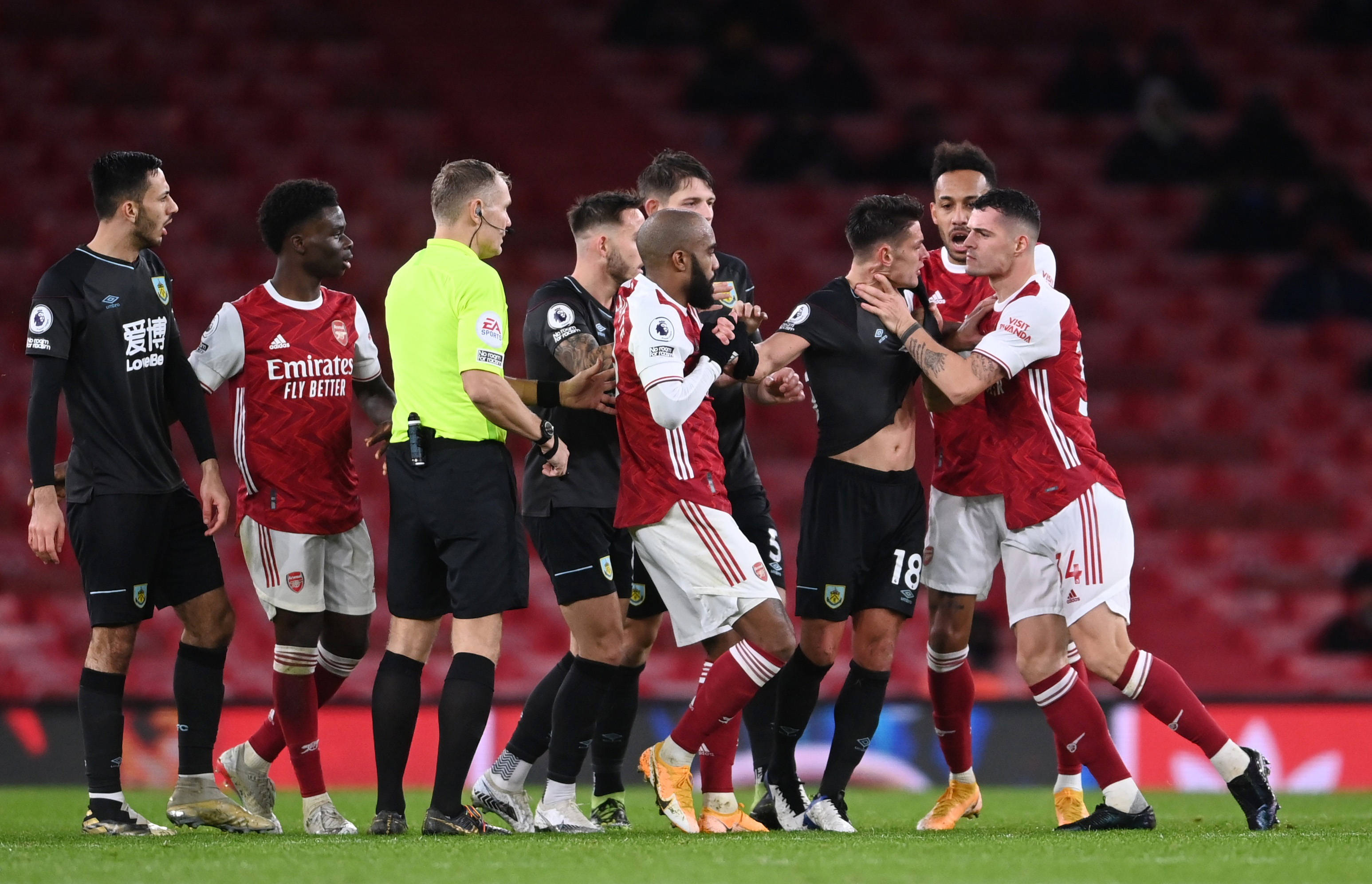 两队之间的 两队之间的